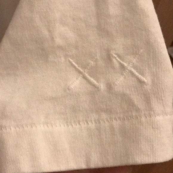 KAWS X UNIQLO Brand New with Tags Shirt SMALL RARE - Picture 4 of 5